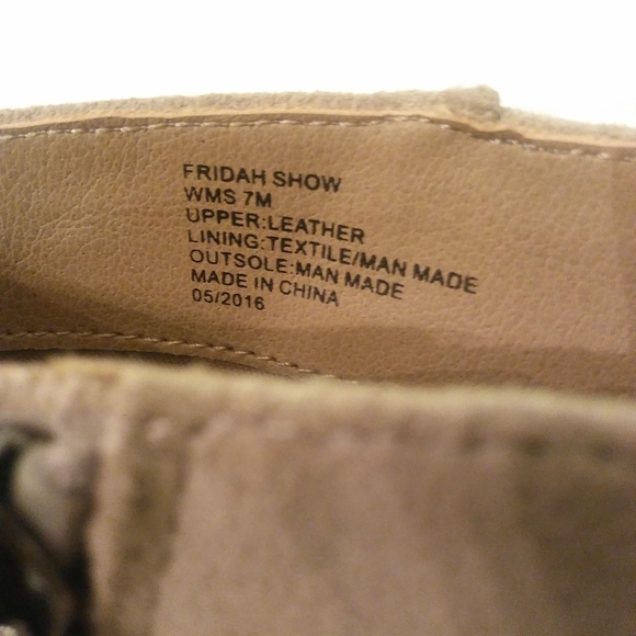 Kenneth Cole Reaction Fridah Cool Suede Booties - Picture 6 of 8